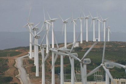 L’energia eòlica és una de les apostes més fermes, encara que també compta amb detractors.