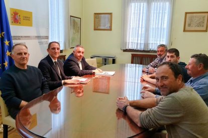 Imatge de la reunió d’ahir de Crespín amb agricultors.