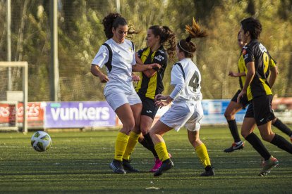 Una jugada del partido de ayer entre el Pardinyes y el Son Sardina.