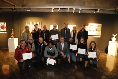 Fotografia de grup d’alguns dels guardonats als Premis Marraco, ahir a l’IEI.