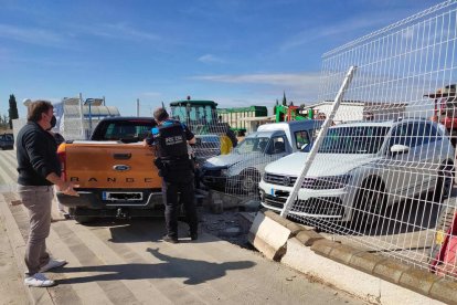 El accidente se produjo ayer al mediodía en la calle Major de Sucs. 