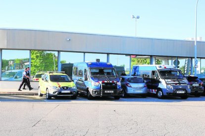 Imagen del centro de control instalado por los Mossos d’Esquadra en Vila-sana. 