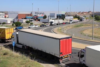 Largas esperas para entrar en Lleida causan indignación