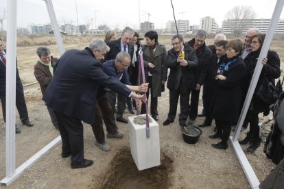 La primera piedra del geriátrico fue colocada el 9 de marzo de 2011.