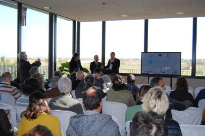 Presentació ahir de la prova pilot al Celler de la Vinya dels Vilars d’Arbeca.