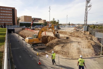 Imatge de les obres per construir l’hospital annex a l’Arnau que inicialment estarà destinat a acollir pacients amb Covid.