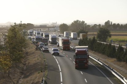 Una col·lisió entre dos turismes a Sidamon va causar cues a la tarda de més de tres quilòmetres.