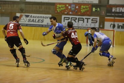 Joan Cañellas, en una acción del partido ante el Noia.