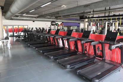 Imagen insólita de las instalaciones vacías del gimnasio Ekke.