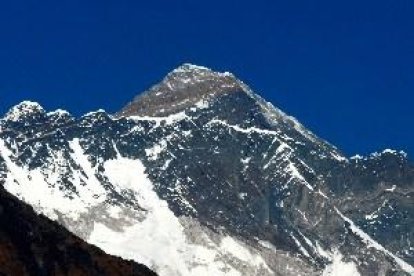 El Nepal i la Xina fixen l'altura de l'Everest a 8.848,86 metres