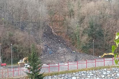 Dos sepultats sota milers de tones de terra al País Basc