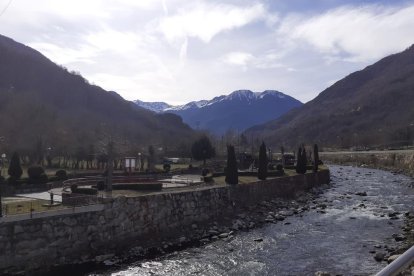 Una zona lúdica a la qual s’accedeix des del carrer Paissàs.