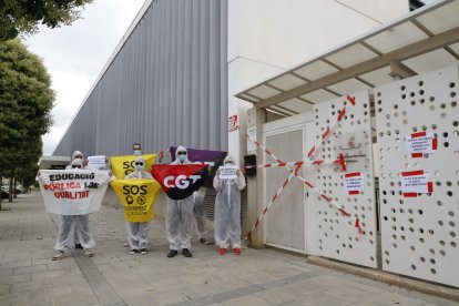 Imatge de l’acte de protesta de CGT ahir a Lleida ciutat.