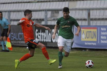 Pau Bosch, durant un partit amb el Racing Ferrol aquesta temporada