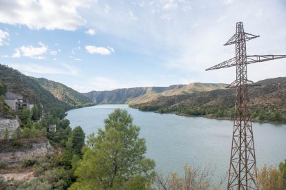 La futura zona de lleure és pròxima a la cimentera a l’Ebre.