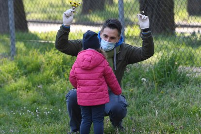 La COVID-19 afecta poc als nens, però ho fa més en els més petits