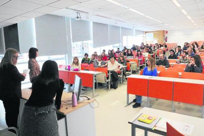 Un instant de la jornada sobre els reptes per ensenyar anglès a Primària, ahir a la UdL.