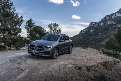 Constitueix la porta d'accés a la gamma SUV de Mercedes i és el vuitè model en la categoria de vehicles compactes.