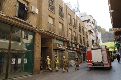 Los Bomberos en el lugar. 