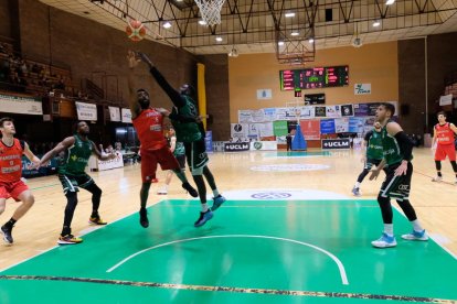 Wendell Davis, en una acció del partit d’ahir a Albacete.