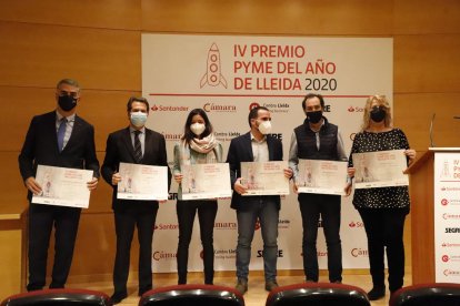 Foto de família dels premiats als premis Pime de l’any 2020 a Lleida, ahir.