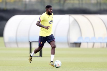 El azulgrana Umtiti durante la sesión de ayer, en la que se lesionó.