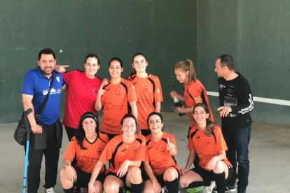 Las jugadoras del SGM Femení Ponent, tras el título de Liga que obtuvieron el pasado lunes.