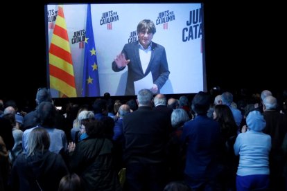 Imatge general de Carles Puigdemont en videoconferència durant l’acte celebrat ahir a Barcelona.