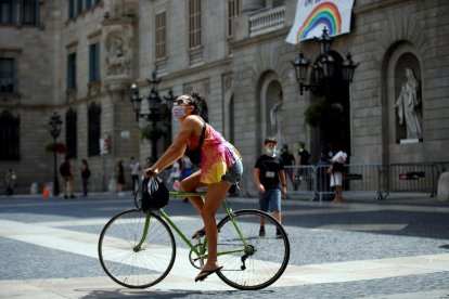 L’ús de la mascareta és des d’ahir obligatori a Catalunya encara que existeixi distància social.