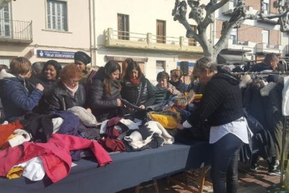 Una de les parades situades al passeig de l’Estació de Balaguer.