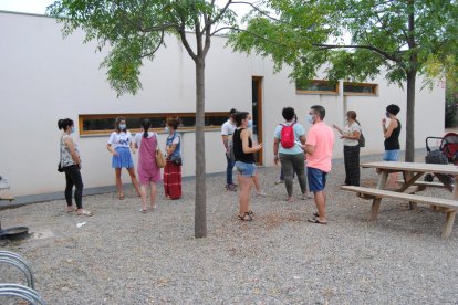 Familias de Linyola, en la guardería. 