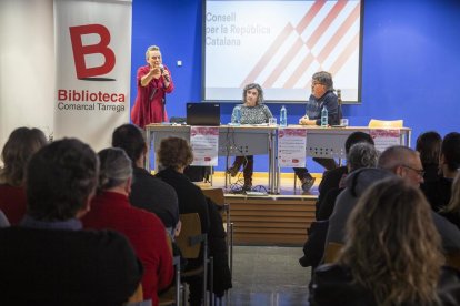 Presentació de l’organització dissabte a la biblioteca.