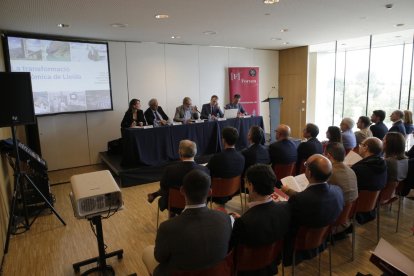 Moment de la presentació de l’estudi a la Llotja.