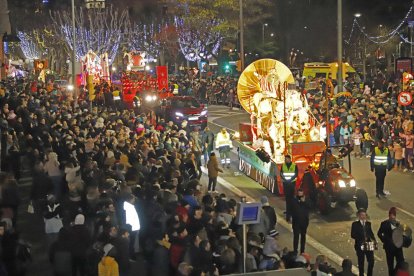 Imagen de la multitudinaria rúa de las pasadas Navidades en Lleida. 