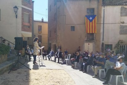 Isona i Conca Dellà homenajeó ayer a sus vecinos que tuvieron que huir durante la Guerra Civil.