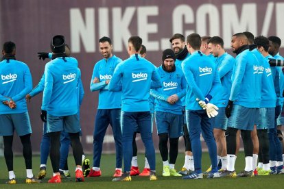 Messi, durante el entrenamiento de ayer con el Barça.