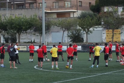 La plantilla de la UE Tàrrega ahir durant l’entrenament.