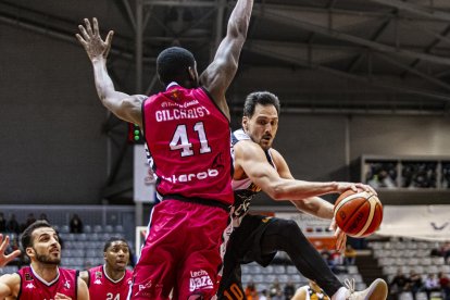 Miki Feliu durant el partit de divendres contra el Valladolid.