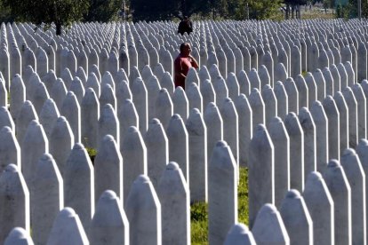 El Centro Memorial de Potocari, donde descansan las víctimas, recibió pocas visitas por el coronavirus.