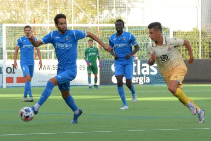 Quim Araujo, el hasta ahora último refuerzo azul, se estrenó ayer con el Lleida.