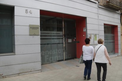 Àrea de Benestar Social de l’ajuntament de Mollerussa, on els Mossos van fer ahir un escorcoll.