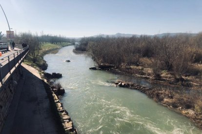 La zona del riu en la qual se situen els pescadors actualment.