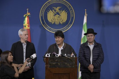 El presidente boliviano, Evo Morales, anunció ayer su dimisión y la convocatoria de elecciones.