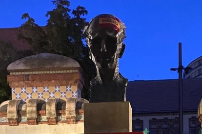 Sabotean el monumento dedicado a Lluís Companys de la plaza del Escorxador de Lleida