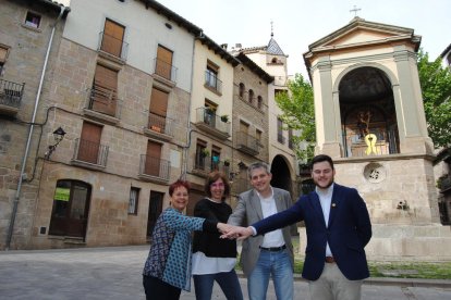 Los candidatos de Solsona: Encarna Tarifa (PSC), Pilar Viladrich (CUP), David Rodríguez (ERC) y Marc Barbens (JxCAT).