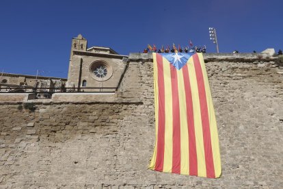 Carme Lostao, alcaldessa d’Oliana, treballant ahir.