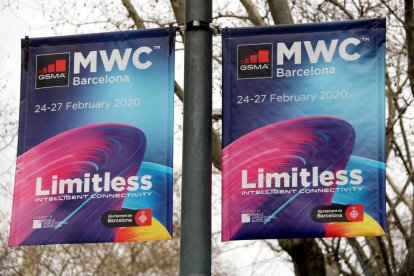 Banderoles que anuncien el Mobile World Congress a Barcelona.