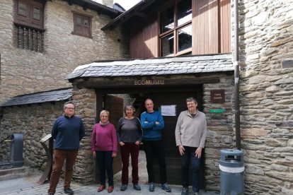 “Este es un premio para todos los museos que luchan por dar cohesión a un territorio”  -  El director del Ecomuseu, Jordi Abella, quiso extender ayer el premio a todos los museos que luchan por “dar cohesión a un territorio”, una lucha qu ...