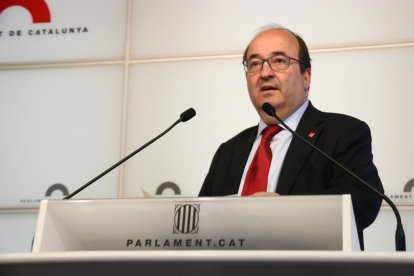 El líder del PSC, Miquel Iceta, durant la roda de premsa que va oferir ahir.