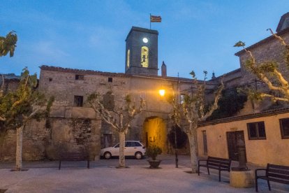 Imagen del reloj de la iglesia de Tarroja de Segarra.